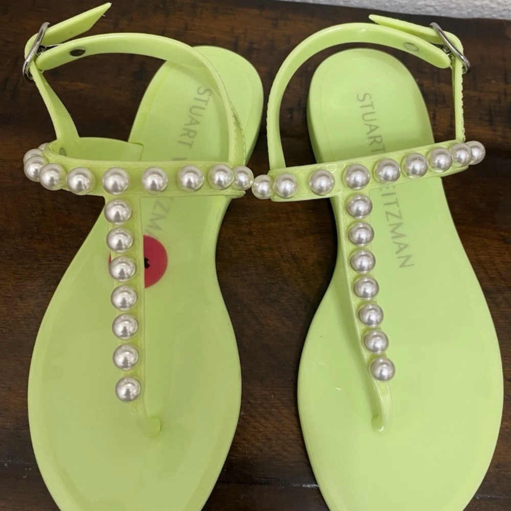 STUART WEITZMAN, NEW WITH DEFECT -PEARLY STUD GREEN JELLY SANDALS  Youth 4